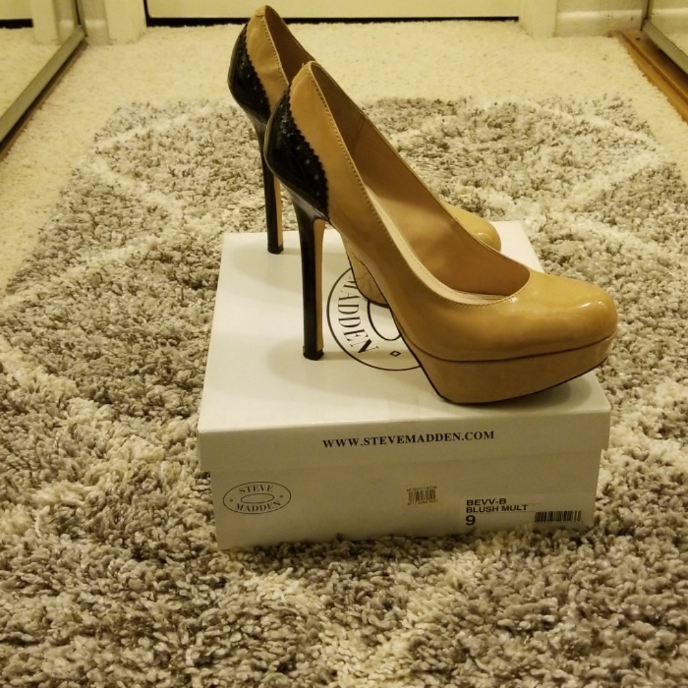 Steve Madden pumps